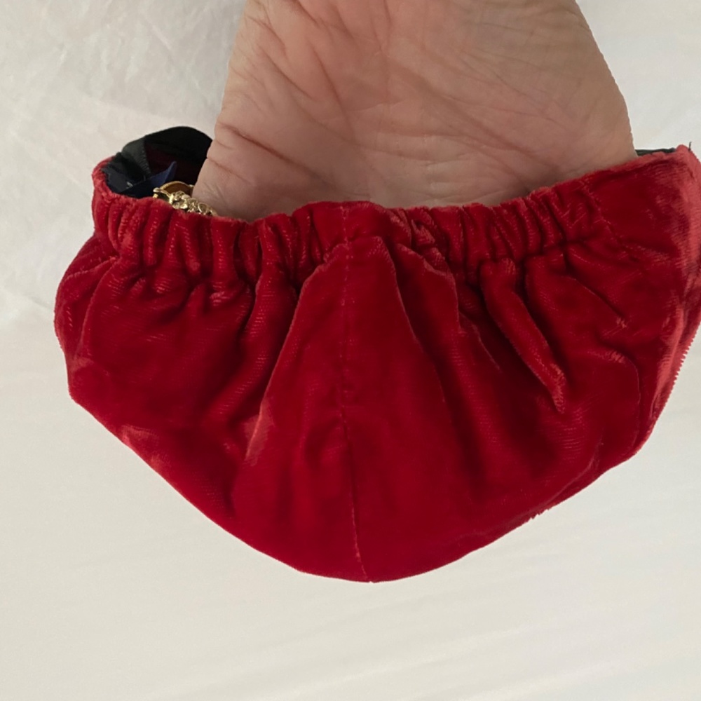 Velvet Cap - Red - Picture 7 of 7